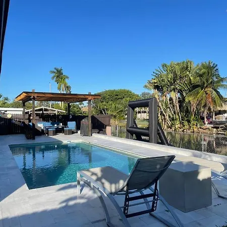 Modern Pool Home On The Lake Near Hardrock Fll Airport Davie Exterior photo