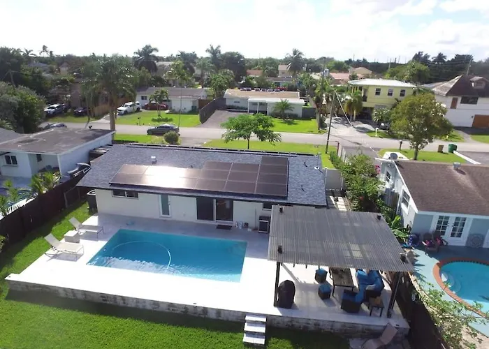 Modern Pool Home On The Lake Near Hardrock Fll Airport