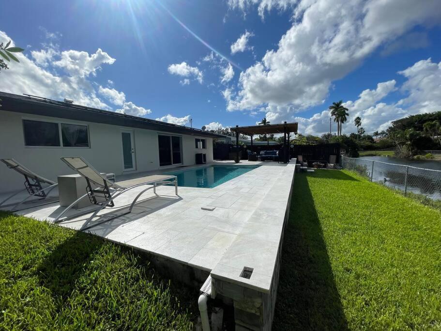 Villa Modern Pool On The Near Hardrock Fll Airport *