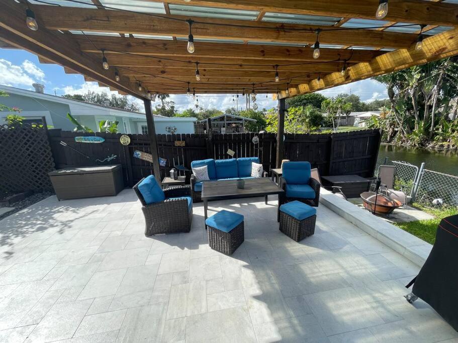 Modern Pool On The Near Hardrock Fll Airport * Davie