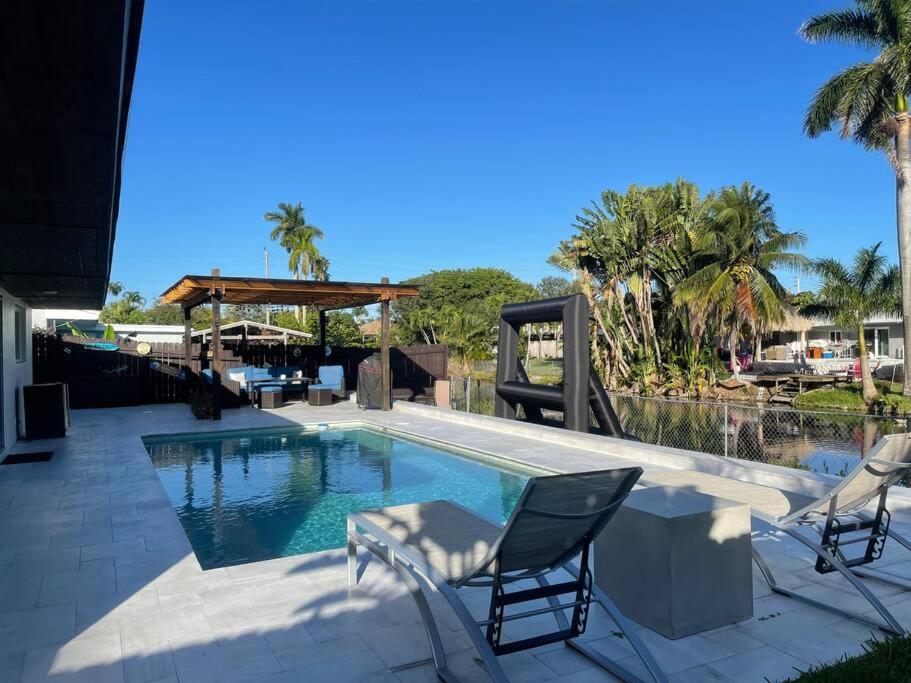 Modern Pool On The Near Hardrock Fll Airport Davie